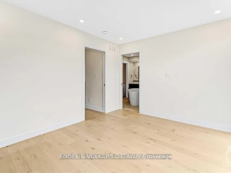 136 Carillon St #A — Photo 13