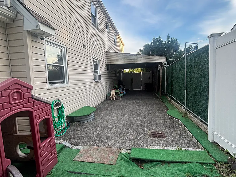 Myrtle Ave — Photo 27