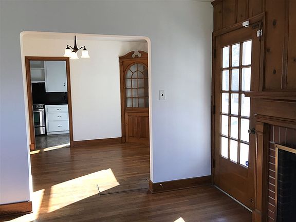 4th image of 878 Westwood Ave