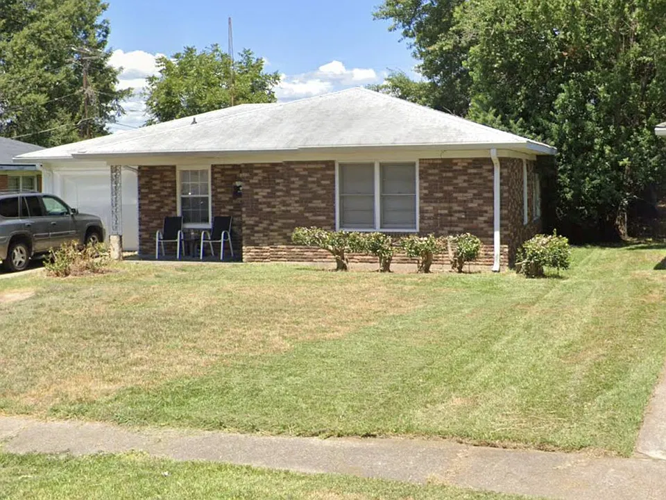 1938 Caroline St