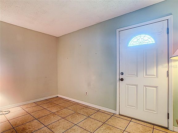 4th image of 1305 Sterling Oaks Dr