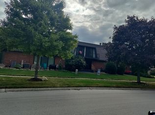 2 Cour La Salle, Palos Hills, IL 60465