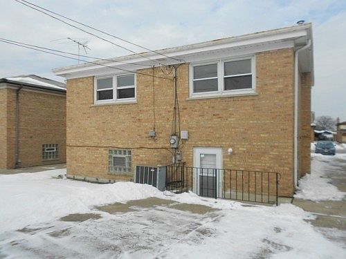3rd image of 1163 Memorial Dr