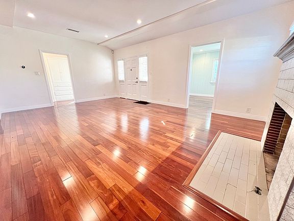 4th image of 3982 Gaviota Ave