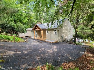 194 Laurel Ln, Greentown, PA 18426