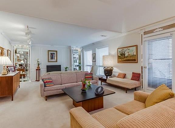 5th image of 572 Coeur De Royale Dr APT 405