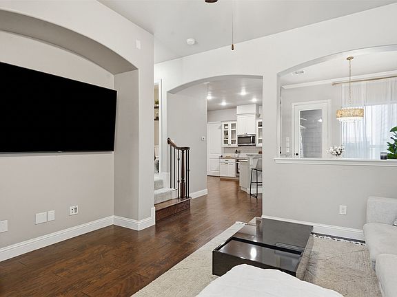 5th image of 853 Rohan Dr