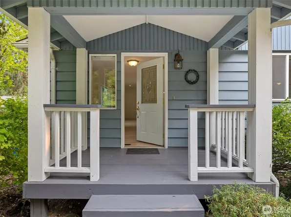 9526 234th Street SW, Edmonds, WA 98020