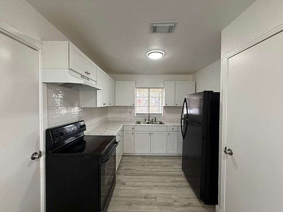 4th image of 202 Mink Dr