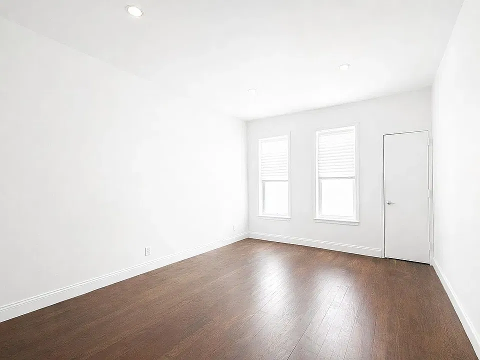 913 Broadway #2R