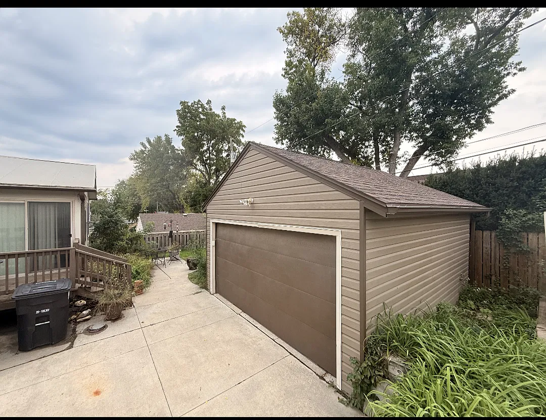 5840 William St — Photo 2