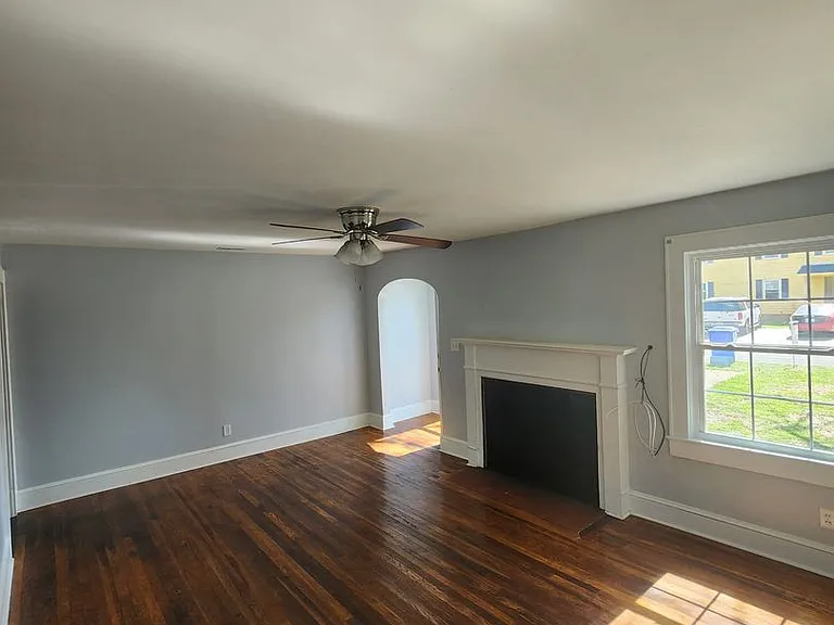 304 W 8th Ave — Photo 8