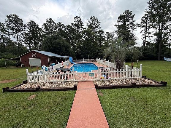 4th image of 696 Benton Store Rd
