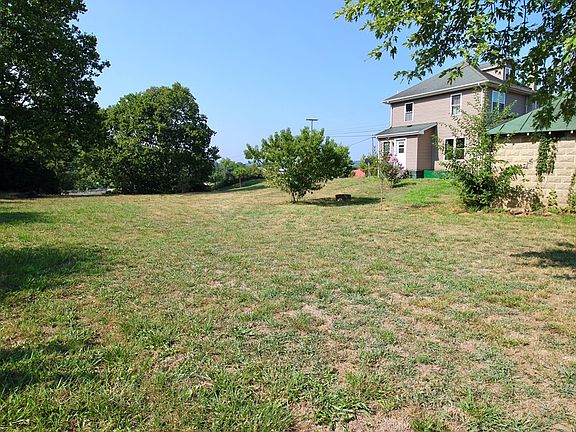 5th image of 167 Mound Cemetery Rd