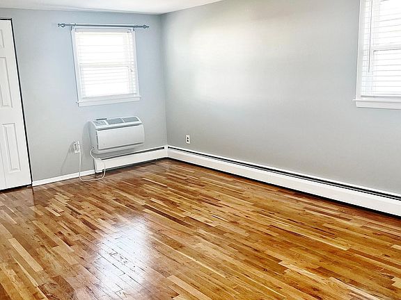 5th image of 155-25 Bridgeton St #2