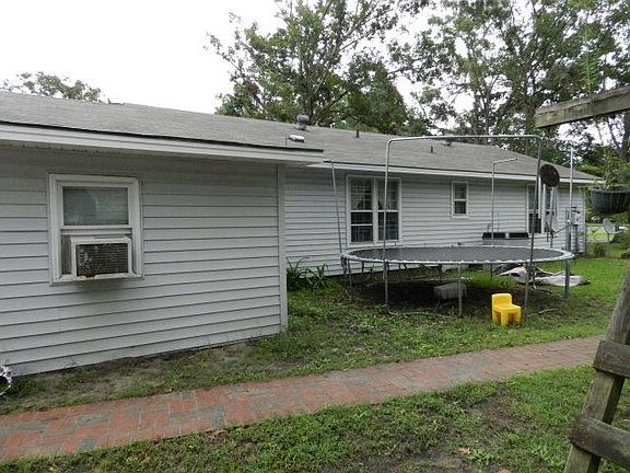 2nd image of 109 Dogwood Dr