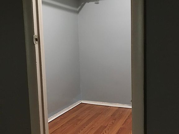 4th image of 11925 Parklawn Dr APT T3