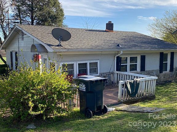 4th image of 2912 Newton Dr