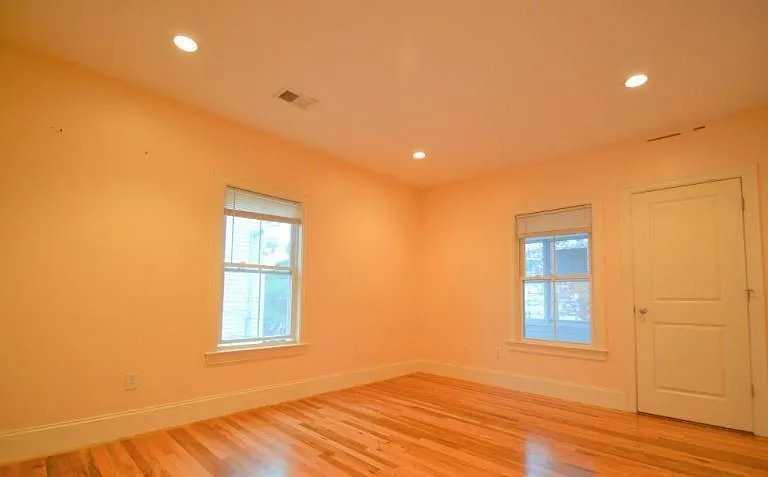 25 Lothrop St #2 — Photo 16