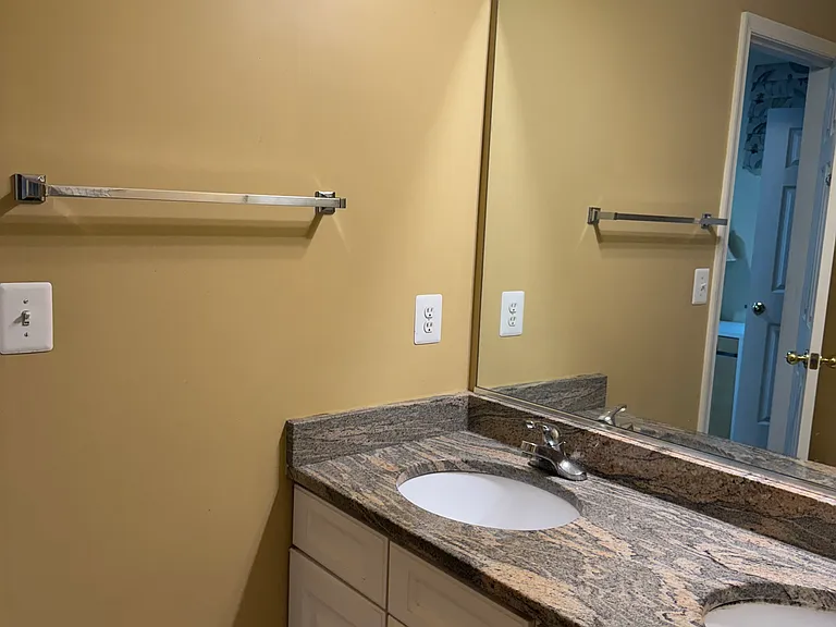 9910 Farm Pond Rd — Photo 18