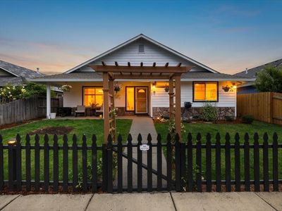 127 SW Vicki Ln, Grants Pass, OR, 97526