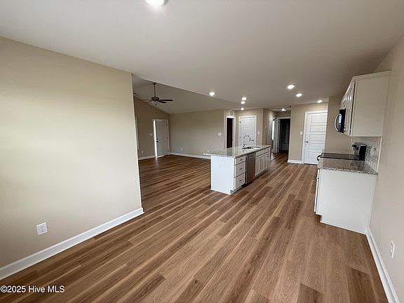 2nd image of 56 Ruskin Drive
