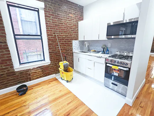 Rented by Highline Residential | media 2