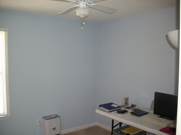 4th image of 220 N Fork Dr