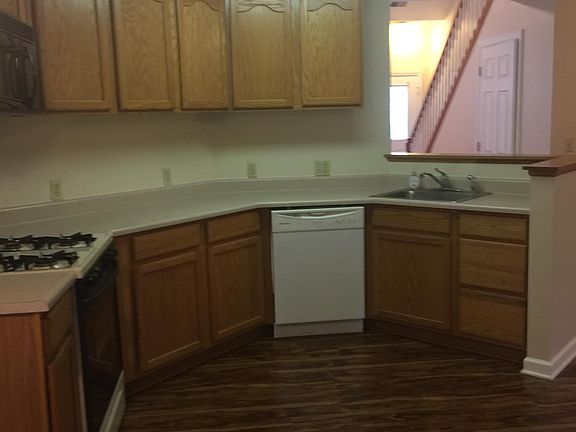5th image of 408 Lawnview Way
