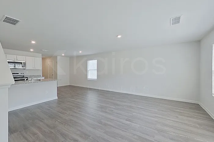 3 bed, 2.5 bath, 1522 sqft, $1,595 — Photo 2