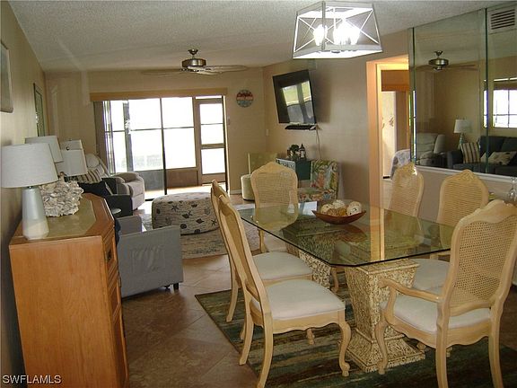 3rd image of 1009 SE 46th Ln APT 102