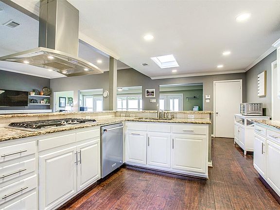 3rd image of 7234 Crooked Oak Dr