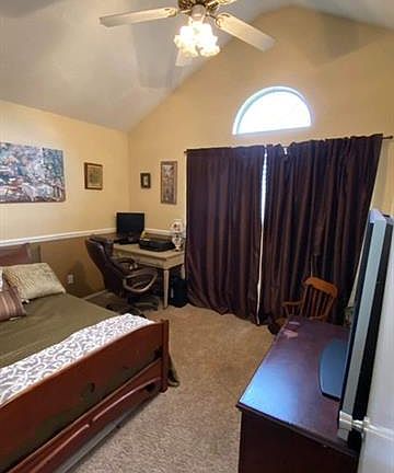 3rd image of 505 Arbor Ln