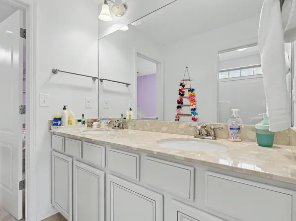 1147 Looking Glass Ln, Knoxville, TN 37919