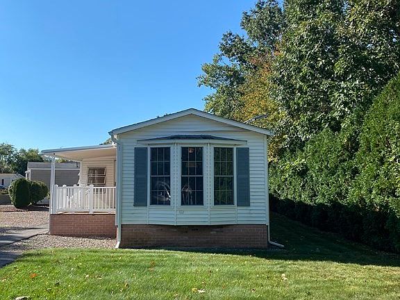 2nd image of 10 Kylee Dr