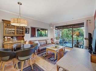 2120 W 2nd Ave #102, Vancouver, BC V6K 1H6