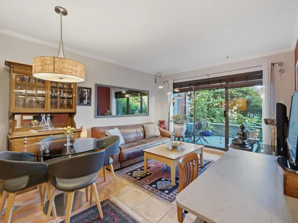 2120 W 2nd Ave #102, Vancouver, BC V6K 1H6