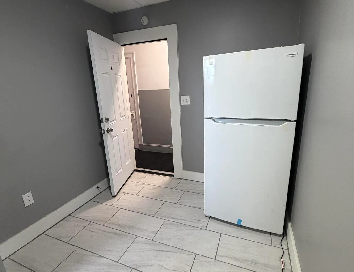 1 bed, 1.0 bath, 1000 sqft, $1,000 — Photo 2