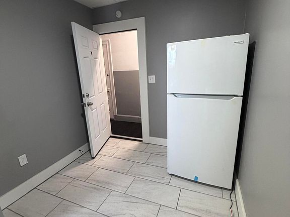 2nd image of 401-405 S 9th Ave #3