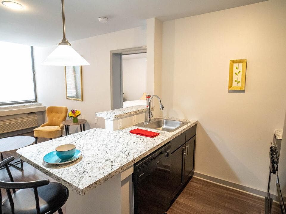 1st image of 612 Garfield Ave #1035