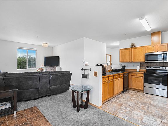 4th image of 10109 186th Street E #247