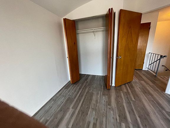 4th image of 391 Lake Ave