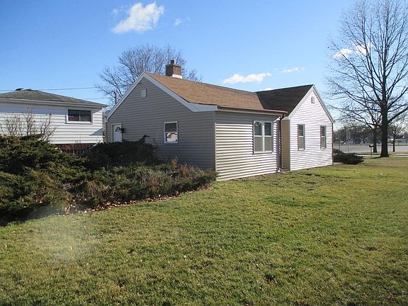 2nd image of 724 E Berkshire Ave