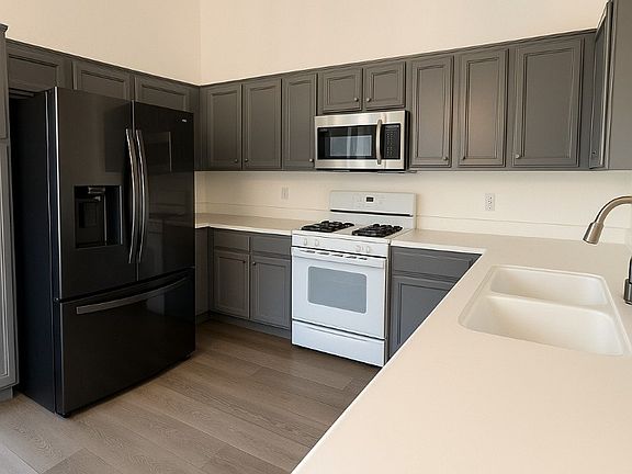 3rd image of 9749 Edifice Ave