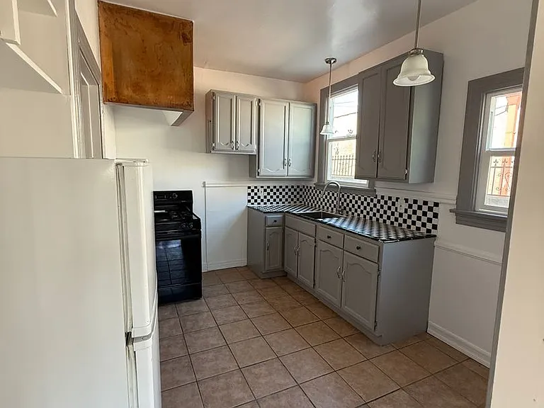 1143 N Commonwealth Ave — Photo 7