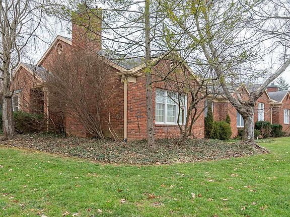 2nd image of 2607 E Windermere Woods Dr