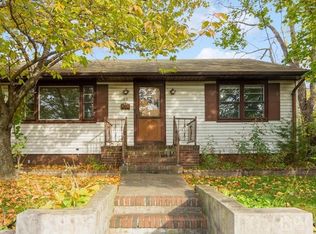 149 Duclos Ln, Edison, NJ 08817