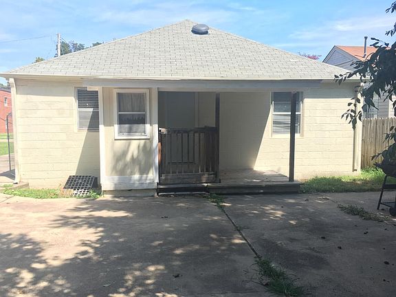 2nd image of 2558 Barbara St