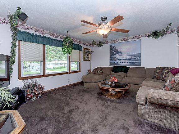 5th image of 5137 S 121st St