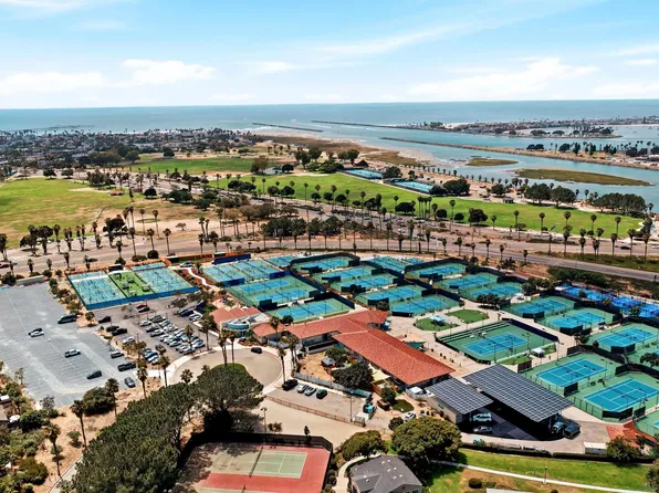3063 Barnard St Unit 1, San Diego, CA 92110